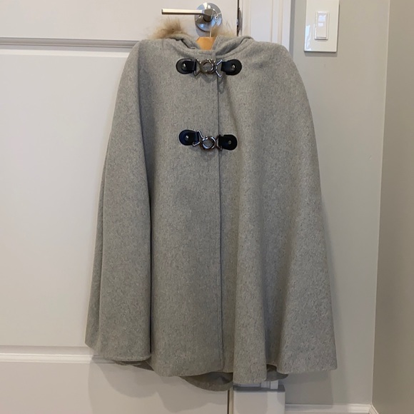 Brand new handmade grey wool cape fits size XS-L - Picture 1 of 3